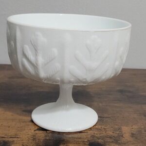 Vintage FTD 1975 Milk Glass Oak Leaf Compote Candy‎ Dish